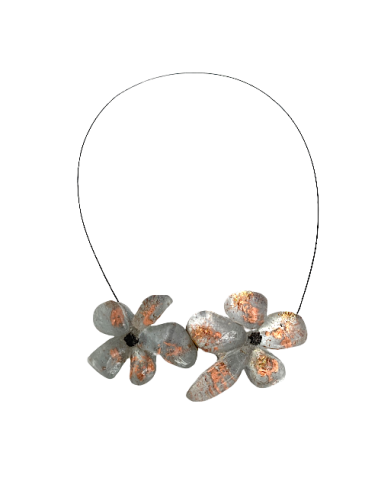 Collier 2 fleurs grises en ligne