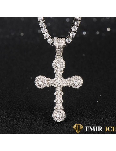 COLLIER PENDENTIF CROIX LATINE™ : Symbole religieux les muscles